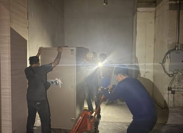 ผลงานรื้อถอนร้านค้าห้างเกษร เเถว central world