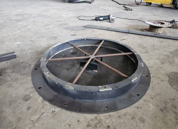 ผลงานขึ้นรูปเหล็ก รูปโลหะ สำหรับเครื่องจักรในโรงงาน