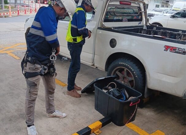 ผลงานติดตั้งเเละรื้อถอนป้าย บนที่สูง