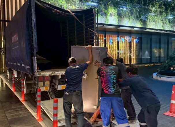 ผลงานรื้อถอนร้านค้าห้างเกษร เเถว central world