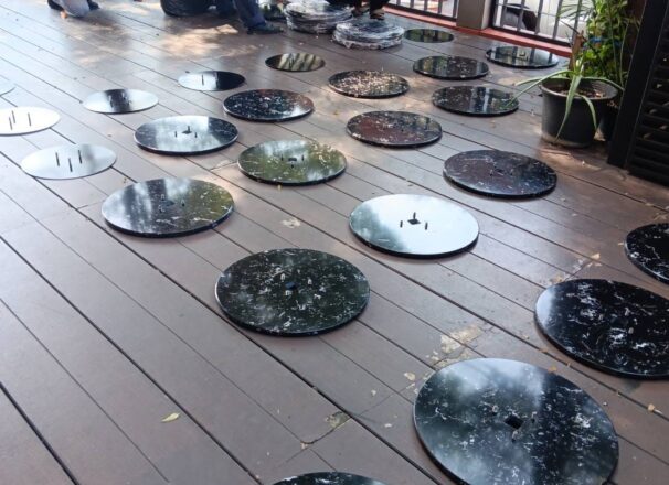 ผลงานป้ายกระจกพิเศษของห้างแว่น K-OPTIC