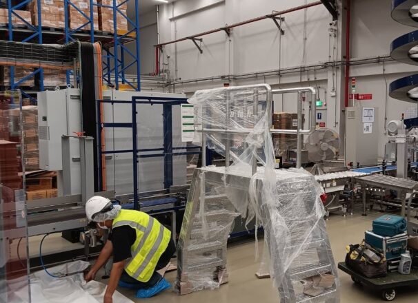 ผลิตบันไดข้ามสายพาน - ME Engineering โรงงานปั๊ม ขึ้นรูปโลหะ