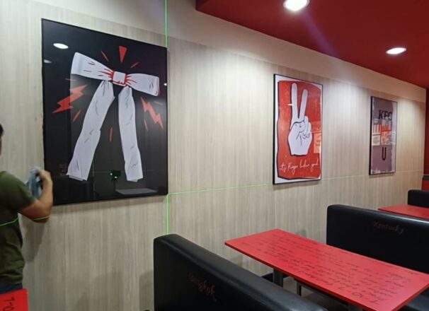 ติดตั้งป้าย KFC @Terminal อโศก​ - ME Engineering รับติดตั้งป้าย