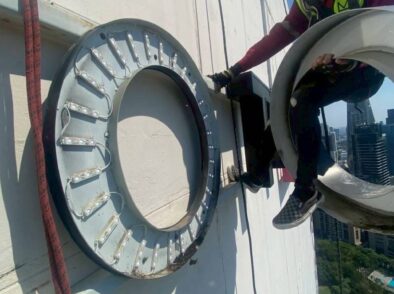 งานซ่อมบำรุงป้ายไฟบนอาคารสูง