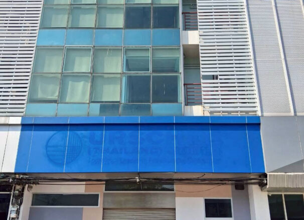 งานรื้อป้ายอาคาร URSCHEL (THAILAND)