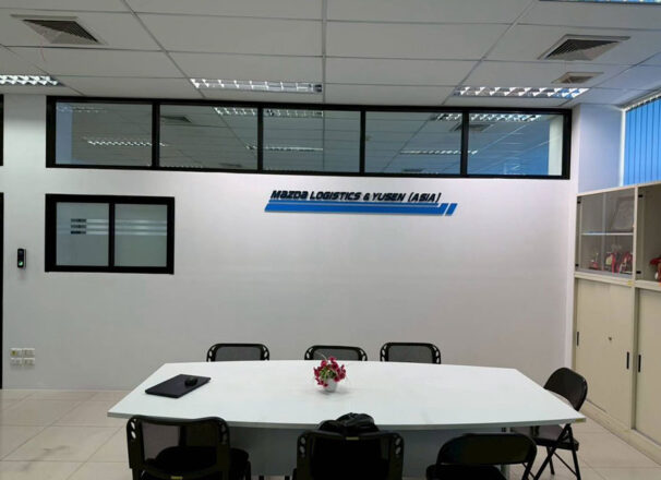 งานติดตั้งป้ายโลโก้ Mazda