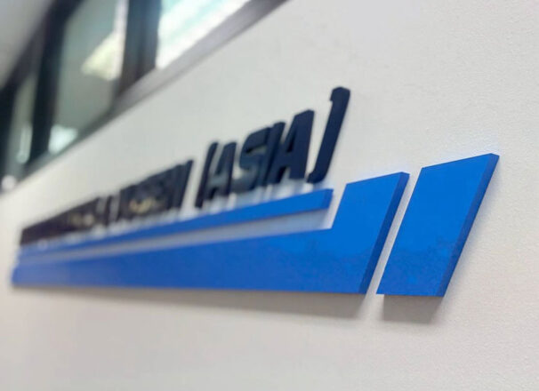 งานติดตั้งป้ายโลโก้ Mazda