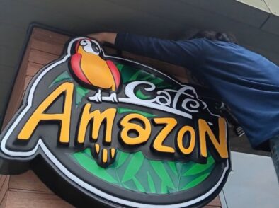 งานติดตั้งป้ายหน้าร้าน Café Amazon | ME Engineering รับทำป้าย